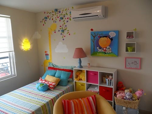 Kids' bedroom